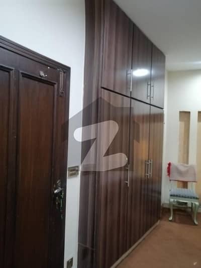 کیولری گراؤنڈ لاہور میں 2 کمروں کا 5 مرلہ بالائی پورشن 45.0 ہزار میں کرایہ پر دستیاب ہے۔