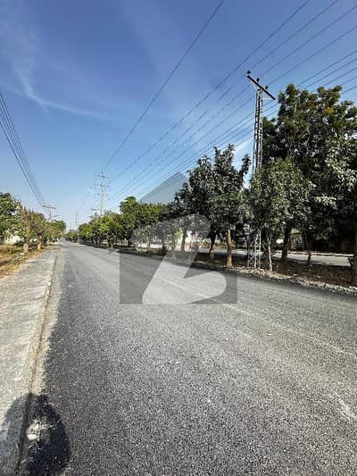 2 KANAL CORNER PLOT FOR SALE MAIN 150 FEET WIDE ROAD NASHEMAN IQBAL PHASE 2 COLLEGE ROAD LAHORE