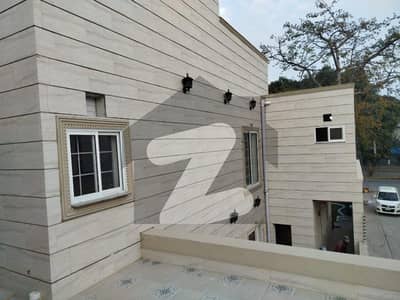 BRAND NEW 1 KANAL BEAUTIFULL HOUSE AVAILABLE FOR SALE