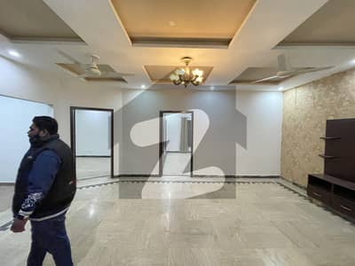 بحریہ ٹاؤن گلبہار بلاک بحریہ ٹاؤن سیکٹر سی,بحریہ ٹاؤن,لاہور میں 5 کمروں کا 12 مرلہ مکان 1.4 لاکھ میں کرایہ پر دستیاب ہے۔