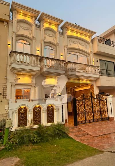 پارک ویو سٹی لاہور میں 4 کمروں کا 5 مرلہ مکان 1.65 کروڑ میں برائے فروخت۔