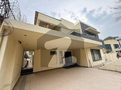 Elegant 08-Bedrooms Triple-Storey Renovated House For Rent In F-7