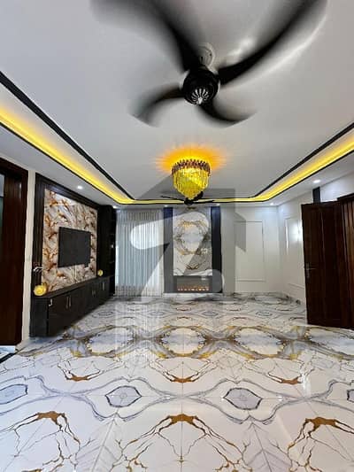 10 MARLA BRAND NEW HOUSE FOR SALE UET HOUSING SOCIETY COLLEGE ROAD LAHORE