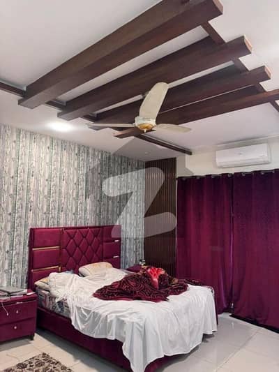 ویلینشیاء ہاؤسنگ سوسائٹی لاہور میں 3 کمروں کا 2 کنال بالائی پورشن 1.6 لاکھ میں کرایہ پر دستیاب ہے۔