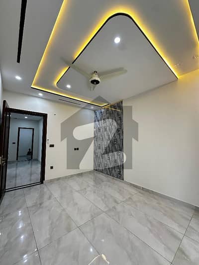 ملٹری اکاؤنٹس سوسائٹی ۔ بلاک اے ملٹری اکاؤنٹس ہاؤسنگ سوسائٹی,لاہور میں 6 کمروں کا 8 مرلہ مکان 3.2 کروڑ میں برائے فروخت۔