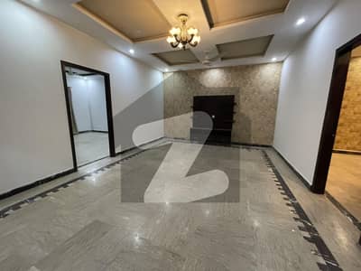 بحریہ ٹاؤن گلبہار بلاک بحریہ ٹاؤن سیکٹر سی,بحریہ ٹاؤن,لاہور میں 2 کمروں کا 14 مرلہ زیریں پورشن 78.0 ہزار میں کرایہ پر دستیاب ہے۔