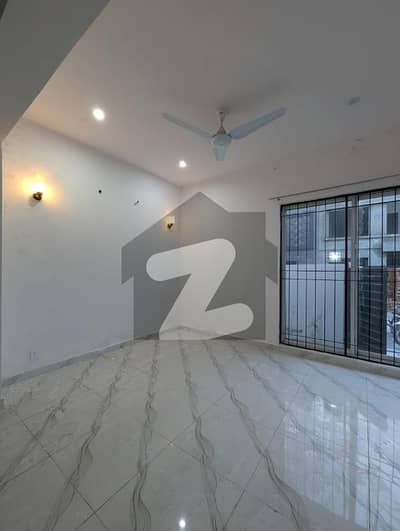 بحریہ آرچرڈ فیز 2 بحریہ آرچرڈ,لاہور میں 3 کمروں کا 5 مرلہ مکان 75.0 ہزار میں کرایہ پر دستیاب ہے۔