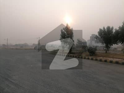 کیپٹن ٹاؤن بڈھلا سینٹ روڈ,ملتان میں 4 مرلہ رہائشی پلاٹ 10.4 لاکھ میں برائے فروخت۔