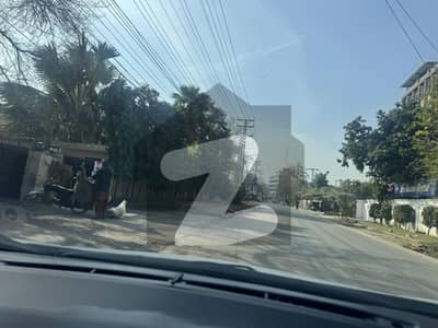 مصطفیٰ ٹاؤن لاہور میں 12 کنال رہائشی پلاٹ 86.0 کروڑ میں برائے فروخت۔