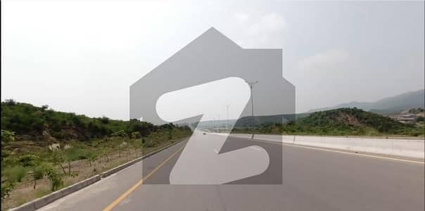 سی ۔ 14 اسلام آباد میں 1 کنال رہائشی پلاٹ 6.5 کروڑ میں برائے فروخت۔