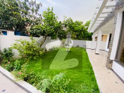 ایف ۔ 8 اسلام آباد میں 5 کمروں کا 1 کنال مکان 24.0 کروڑ میں برائے فروخت۔