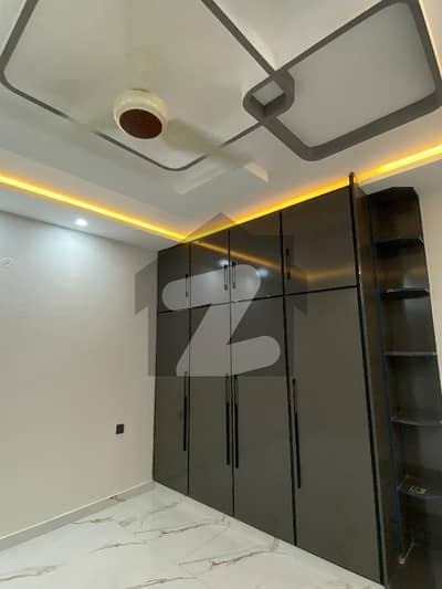 واپڈا سٹی فیصل آباد میں 3 کمروں کا 5 مرلہ مکان 1.95 کروڑ میں برائے فروخت۔