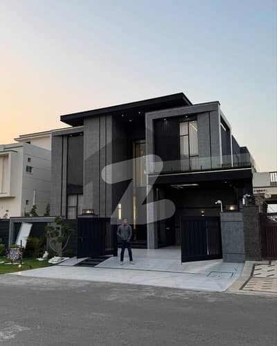 بحریہ ٹاؤن فیز 7 بحریہ ٹاؤن راولپنڈی,راولپنڈی میں 5 کمروں کا 1 کنال مکان 4.5 لاکھ میں کرایہ پر دستیاب ہے۔