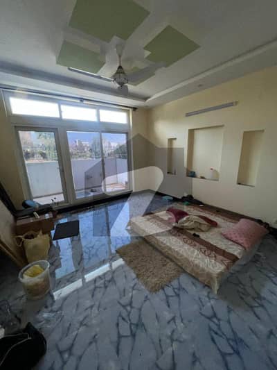 ڈی ۔ 12/2 ڈی ۔ 12,اسلام آباد میں 6 کمروں کا 10 مرلہ مکان 2.5 لاکھ میں کرایہ پر دستیاب ہے۔