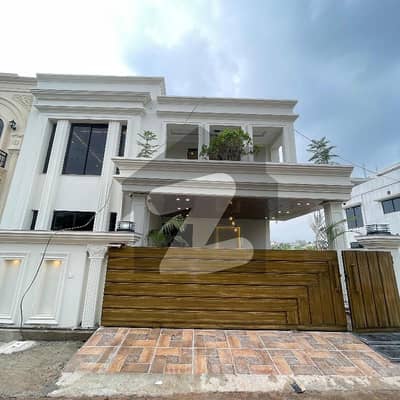 بنی گالہ اسلام آباد میں 5 کمروں کا 11 مرلہ مکان 4.85 کروڑ میں برائے فروخت۔