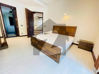 1200 Square Yard House In F-8 Best Option