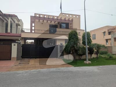 ڈی ایچ اے فیز 1 ڈیفنس (ڈی ایچ اے),لاہور میں 4 کمروں کا 10 مرلہ مکان 1.45 لاکھ میں کرایہ پر دستیاب ہے۔