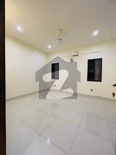 ڈی ایچ اے فیز 8 ڈی ایچ اے ڈیفینس,کراچی میں 4 کمروں کا 12 مرلہ فلیٹ 2.5 لاکھ میں کرایہ پر دستیاب ہے۔