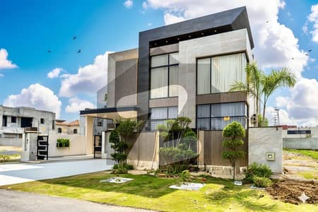 ONE KANAL TOP QUALITY BUILD LUXURIOUS FULL FURNISHED BEAUTIFUL MODREN DESIGN WITH BASEMENT FOR SALE DHA LAHORE PHASE 8 PRIME LOCATION