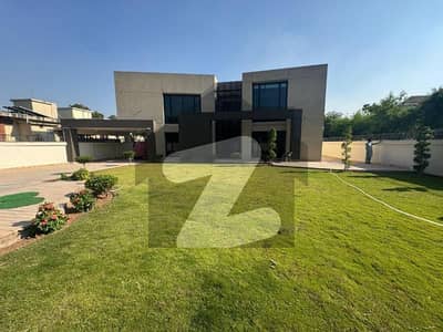 Elegant 3 kanal 8-Bedrooms double storey corner house for rent in F-6