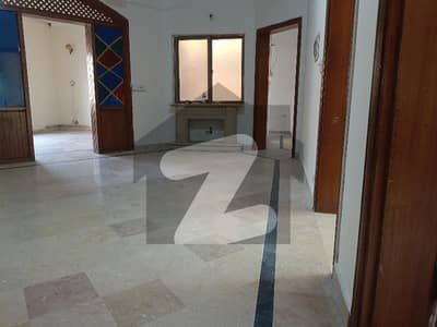 E11/4 10 Marla Upper Portion 3 Bedroom For Rent