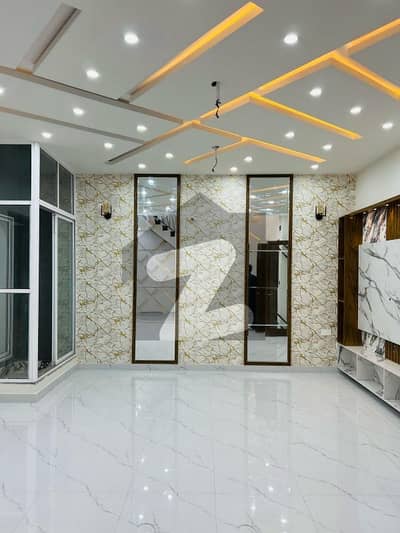 ایڈن ایگزیکیٹو ایڈن گارڈنز,فیصل آباد میں 3 کمروں کا 5 مرلہ مکان 2.25 کروڑ میں برائے فروخت۔