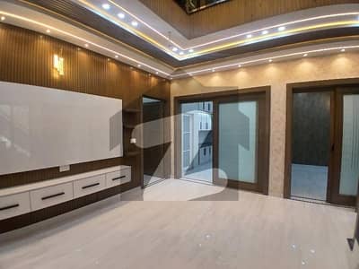 ایڈن ویلی فیصل آباد میں 4 کمروں کا 7 مرلہ مکان 4.1 کروڑ میں برائے فروخت۔