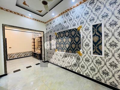 یو ای ٹی ہاؤسنگ سوسائٹی لاہور میں 5 کمروں کا 10 مرلہ مکان 3.5 کروڑ میں برائے فروخت۔