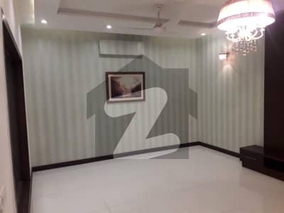 1 KANAL SLIGHTLY USED UPPER PORTION IS AVAILABLE FOR RENT ON THE TOP LOCATION OF VALENCIA TOWN LAHORE