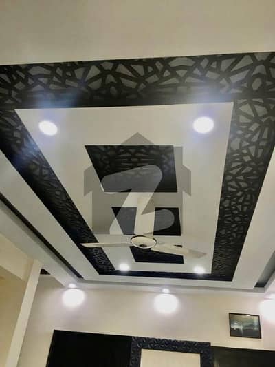 کوسموپولیٹن سوسائٹی کراچی میں 4 کمروں کا 9 مرلہ فلیٹ 4.95 کروڑ میں برائے فروخت۔