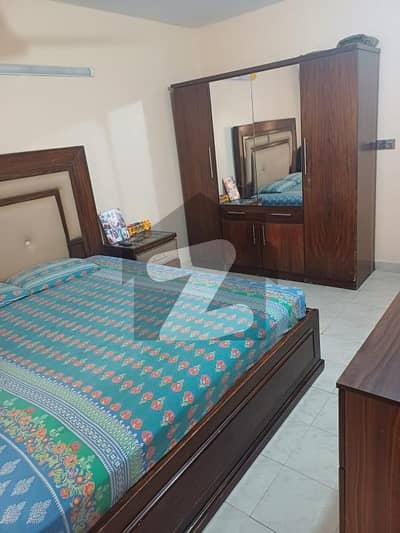 کوسموپولیٹن سوسائٹی کراچی میں 3 کمروں کا 8 مرلہ فلیٹ 5.5 کروڑ میں برائے فروخت۔