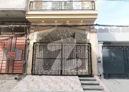 کیولری ایکسٹینشن لاہور میں 4 کمروں کا 4 مرلہ مکان 2.25 کروڑ میں برائے فروخت۔ کیولری ایکسٹینشن لاہور میں 4 کمروں کا 4 مرلہ مکان 2.25 کروڑ میں برائے فروخت۔