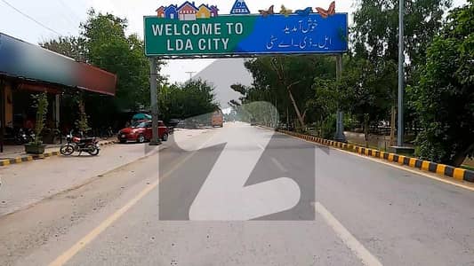 ایل ڈی اے سٹی فیز 1 ۔ بلاک سی ایل ڈی اے سٹی فیز 1 - جناح سیکٹر,ایل ڈی اے سٹی فیز 1,ایل ڈی اے سٹی,ایل ڈی اے روڈ,لاہور میں 5 مرلہ رہائشی پلاٹ 61.0 لاکھ میں برائے فروخت۔