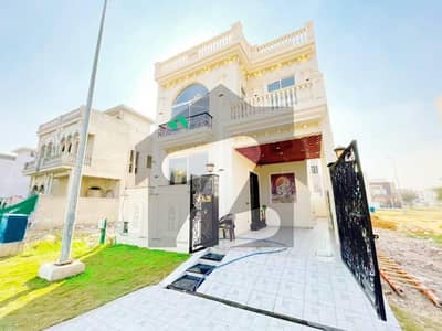 ڈی ایچ اے 9 ٹاؤن ڈیفنس (ڈی ایچ اے),لاہور میں 4 کمروں کا 5 مرلہ مکان 90.0 ہزار میں کرایہ پر دستیاب ہے۔