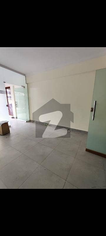 بلیو ایریا اسلام آباد میں 1 کمرے کا 3 مرلہ دفتر 2.5 لاکھ میں کرایہ پر دستیاب ہے۔