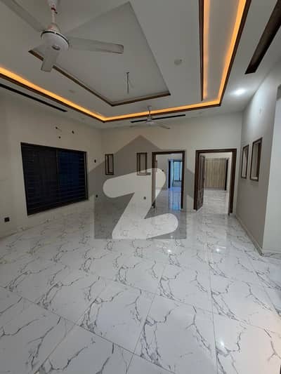 بنی گالہ اسلام آباد میں 4 کمروں کا 16 مرلہ زیریں پورشن 85.0 ہزار میں کرایہ پر دستیاب ہے۔