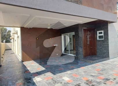 ڈی ایچ اے فیز 7 ڈیفنس (ڈی ایچ اے),لاہور میں 5 کمروں کا 1 کنال مکان 11.5 کروڑ میں برائے فروخت۔