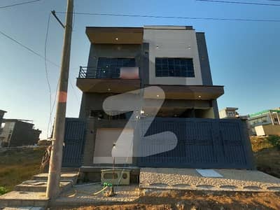 آئی 11/2 آئی ۔ 11,اسلام آباد میں 6 کمروں کا 6 مرلہ مکان 5.5 کروڑ میں برائے فروخت۔