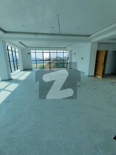 Gulberg 1800sqft 1st floor available for rent, lift installed