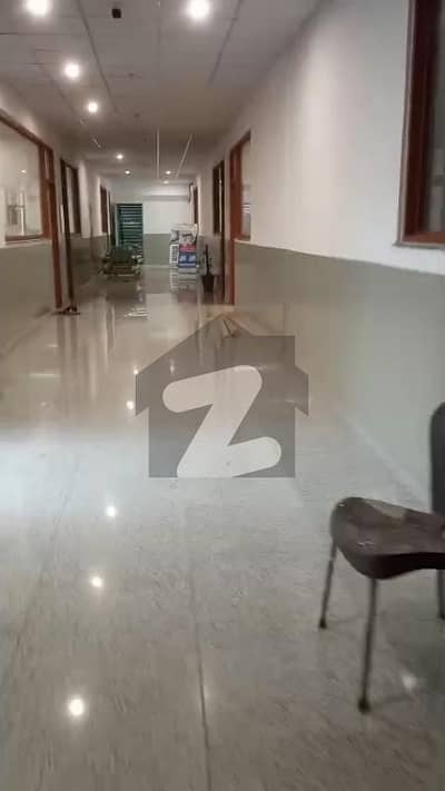 جی ۔ 8 مرکز جی ۔ 8,اسلام آباد میں 1 کمرے کا 2 مرلہ دفتر 1.6 لاکھ میں کرایہ پر دستیاب ہے۔