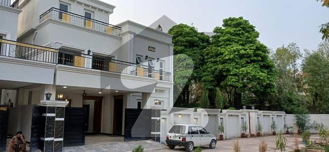 1 Kanal Beautiful House For Sale