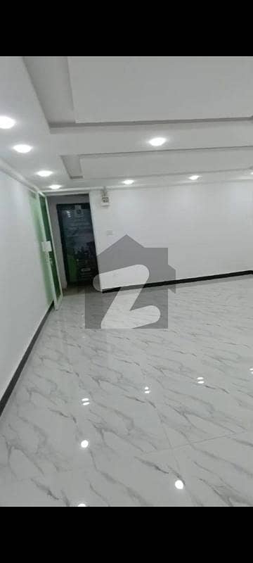 بلیو ایریا اسلام آباد میں 1 کمرے کا 3 مرلہ دکان 4.25 لاکھ میں کرایہ پر دستیاب ہے۔