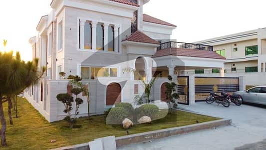 ایم پی سی ایچ ایس - بلاک اے ایم پی سی ایچ ایس ۔ ملٹی گارڈنز,بی ۔ 17,اسلام آباد میں 5 کمروں کا 1 کنال مکان 12.0 کروڑ میں برائے فروخت۔