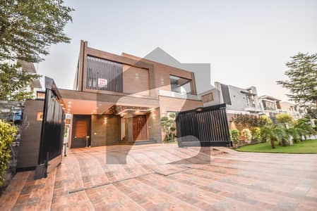 1 Kanal Modern Design Luxurious Bungalow Near Park Solid Construction