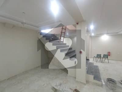 ڈی ایچ اے فیز 1 ڈیفنس (ڈی ایچ اے),لاہور میں 4 مرلہ Studio دکان 80.0 ہزار میں کرایہ پر دستیاب ہے۔