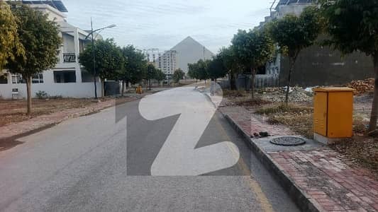 بحریہ انکلیو - سیکٹر سی 1 بحریہ انکلیو,بحریہ ٹاؤن,اسلام آباد میں 10 مرلہ رہائشی پلاٹ 1.85 کروڑ میں برائے فروخت۔