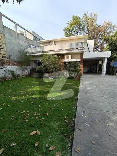 PLOT PRICE BUNGALOW IN MAIN CANTT