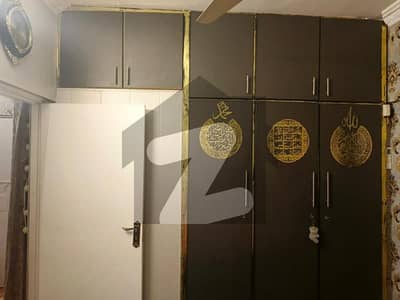 گلستانِِ جوہر ۔ بلاک 20 گلستانِ جوہر,کراچی میں 2 کمروں کا 3 مرلہ فلیٹ 42.0 لاکھ میں برائے فروخت۔