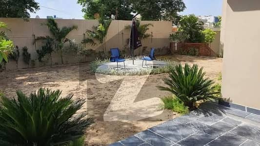 1000 Yards Bungalow For Rent In Phase 5 Karachi