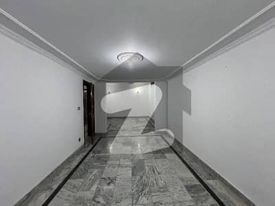 جی ۔ 13 اسلام آباد میں 3 کمروں کا 10 مرلہ زیریں پورشن 63.0 ہزار میں کرایہ پر دستیاب ہے۔